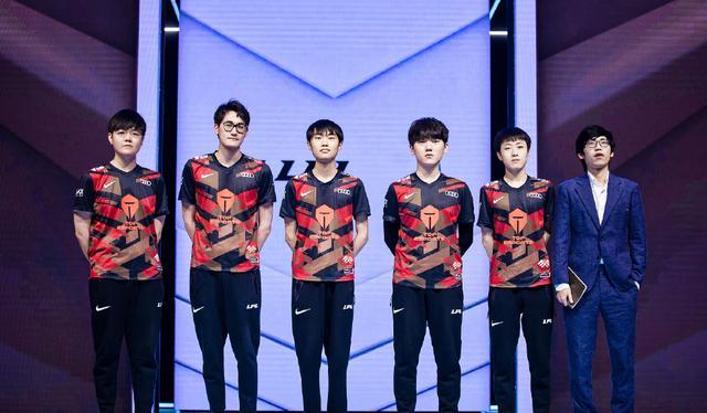 相比之下 相比之下