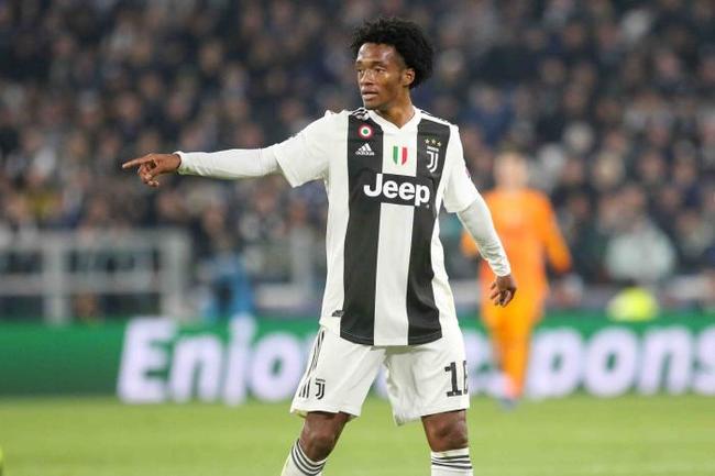 冠后的招摇 冠后的招摇